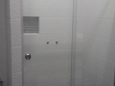 Szklane drzwi prysznicowe